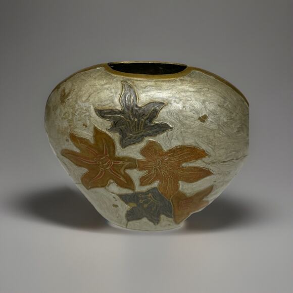 Vintage Brass Enamel Vase Leaf Hand Painted Made In India Heavy - Picture 2 of 5